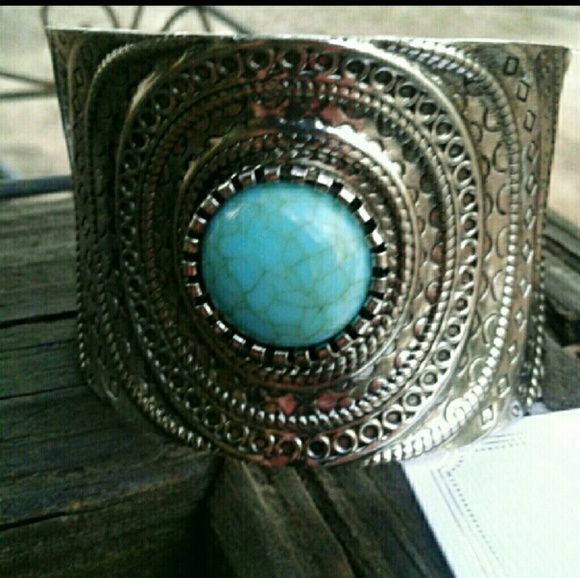 Jewelry - 💙❤ Shiny Sliver & Aqua Color Bracelet New